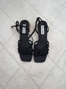 Steve Madden Black Strappy Square-Toe Ankle-Tie Sandals